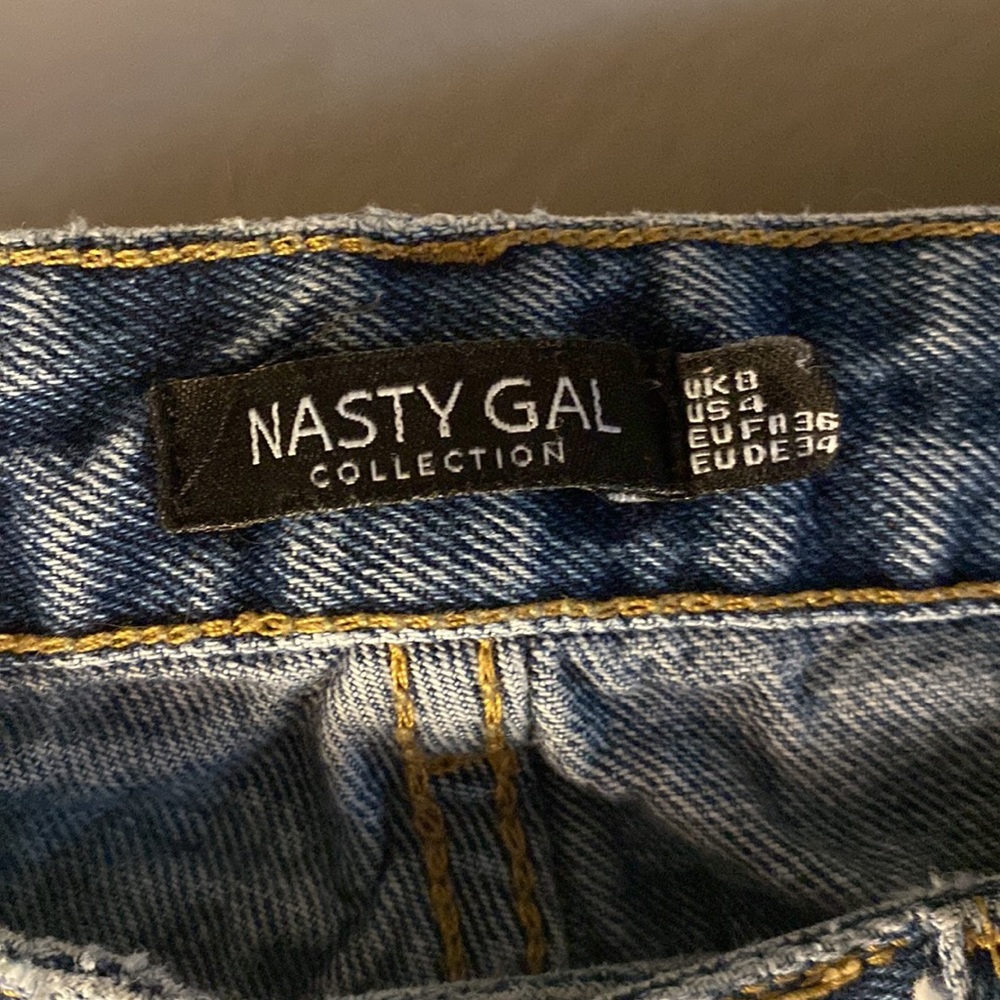 Jeans - Picture 2 of 3